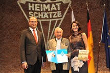 Heimatminister Albert Füracker und Kunstministerin Prof. Dr. med. Marion Kiechle prämieren 100 Heimatschätze